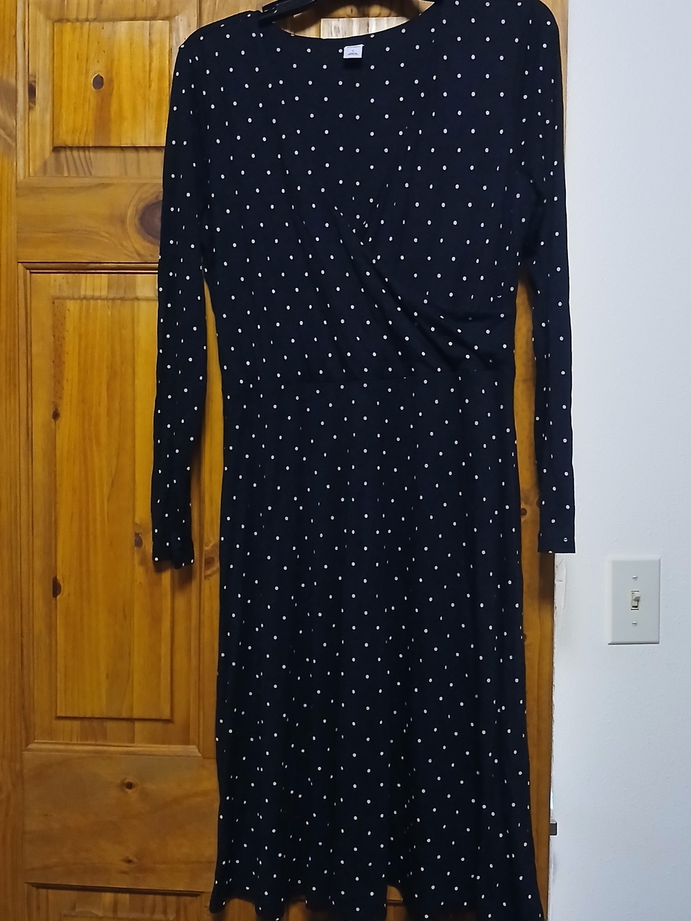 Old Navy Black Polka Dot Long Sleeve Midi Dress